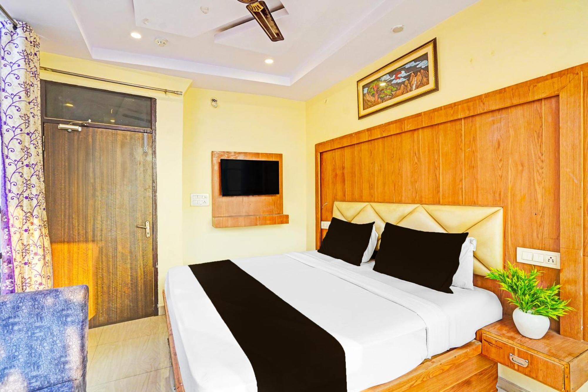 Super Hotel O Charbagh Formerly Khalsa Inn ลัคเนา ภายนอก รูปภาพ