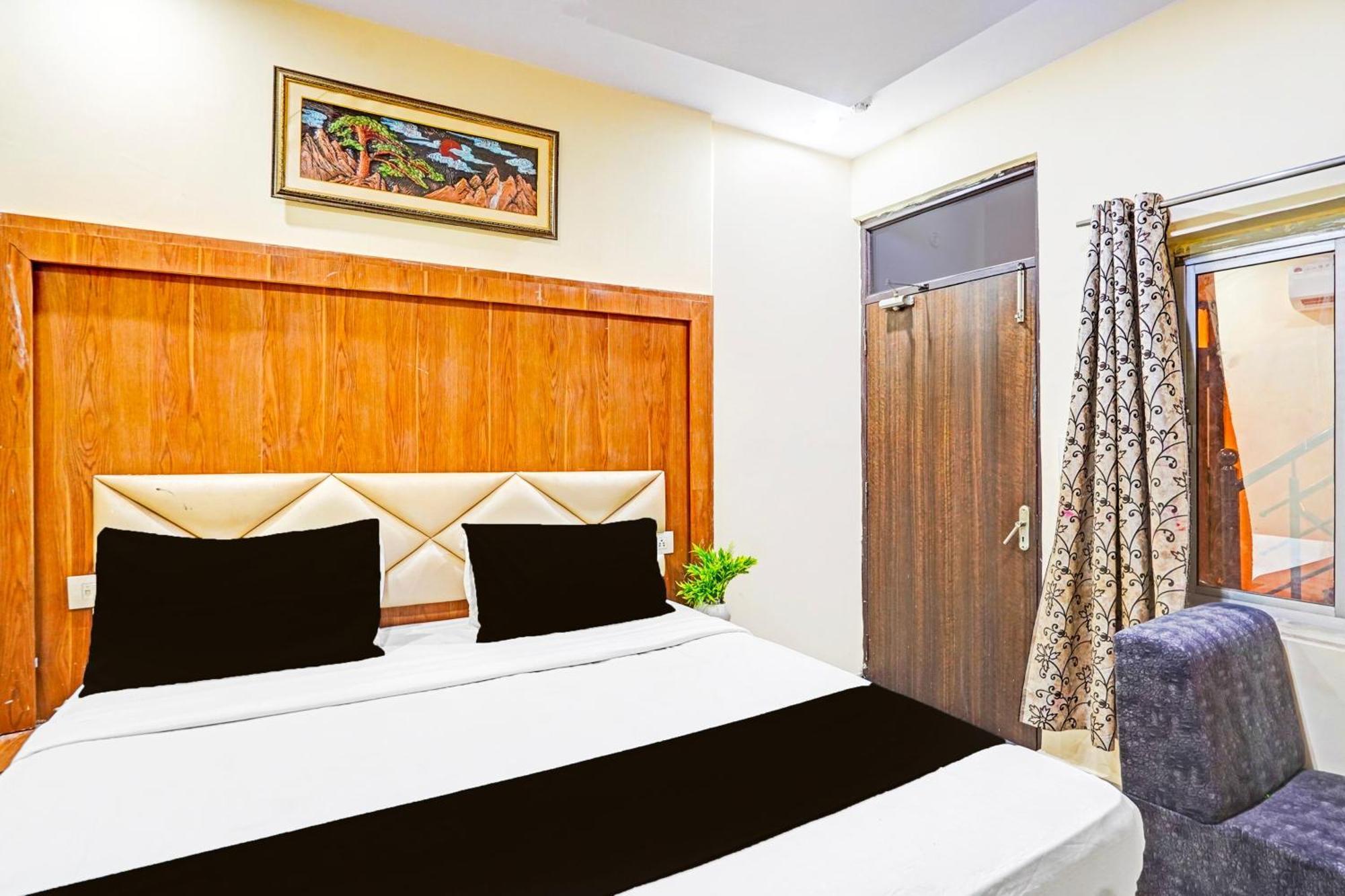 Super Hotel O Charbagh Formerly Khalsa Inn ลัคเนา ภายนอก รูปภาพ