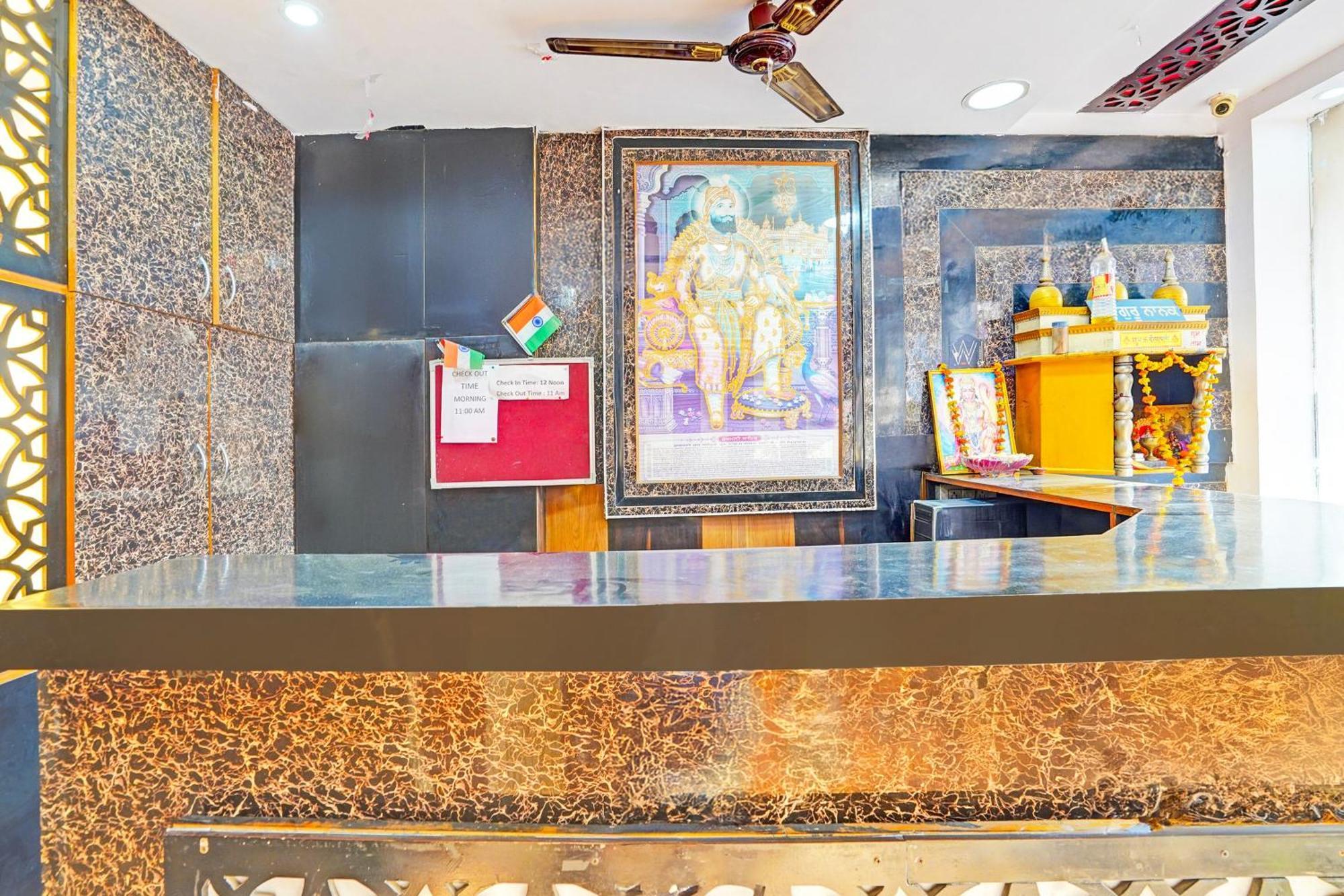 Super Hotel O Charbagh Formerly Khalsa Inn ลัคเนา ภายนอก รูปภาพ